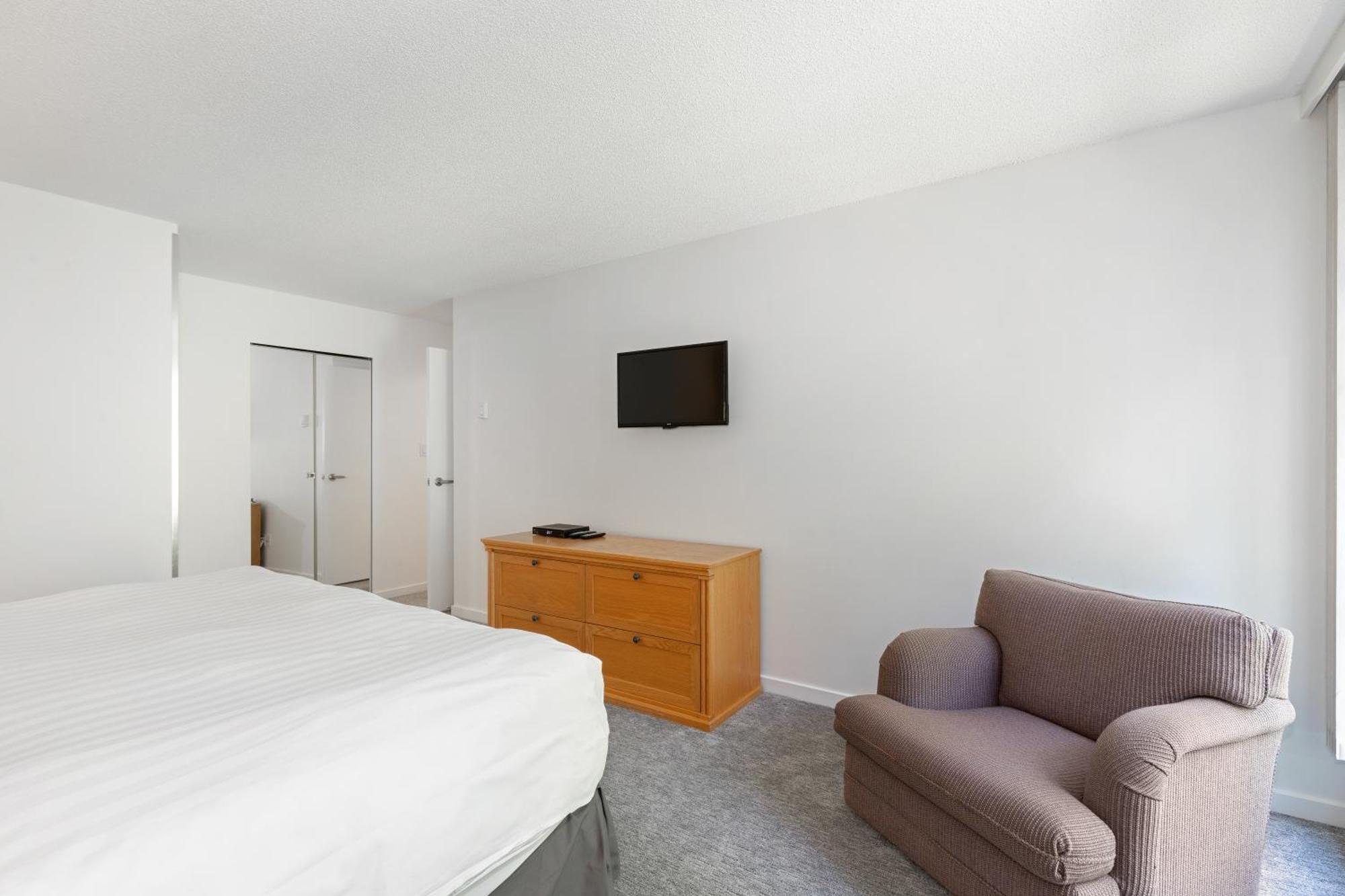 Condo, 2 Bedrooms (Unit 319)